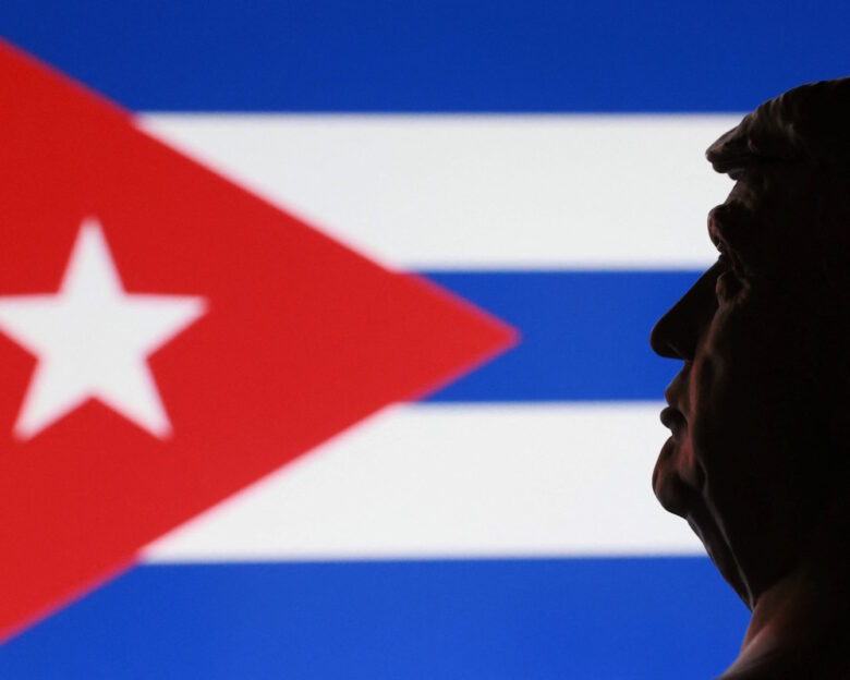 Η σημαία της Κούβας και ο Ντόναλντ Τραμπ