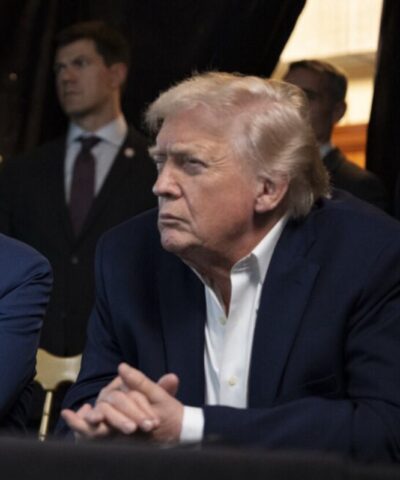 Ο Ντόναλντ Τραμπ, παρακολουθεί την επιχείρηση