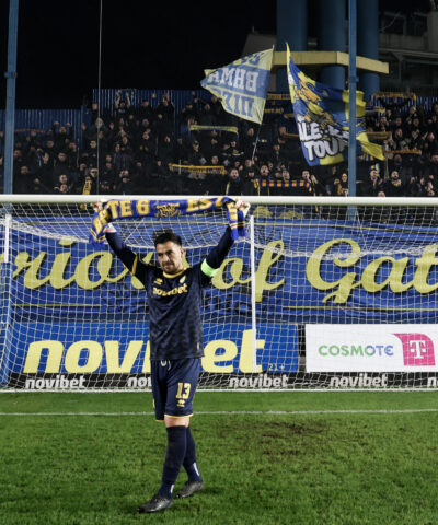 Ο Τσάβες με τη φανέλα του Παναιτωλικού