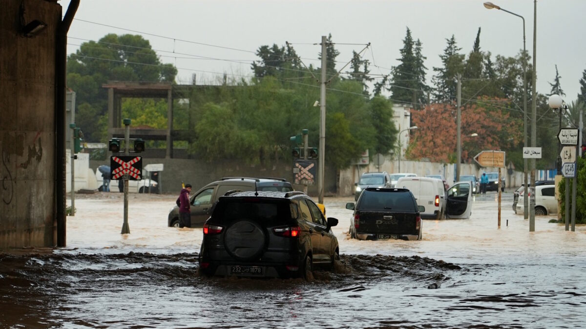 Ακινητοποιημένο αυτοκίνητο στην Τύνιδα