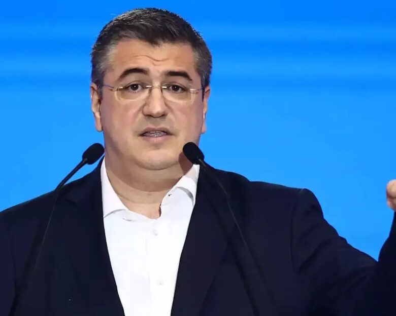 O Ευρωπαίος Επίτροπος Βιώσιμων Μεταφορών και Τουρισμού, Απόστολος Τζιτζικώστας,