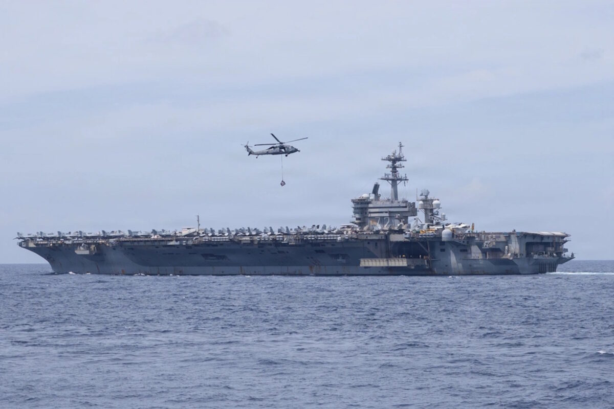 Το αεροπλανοφόρο USS Abraham Lincoln