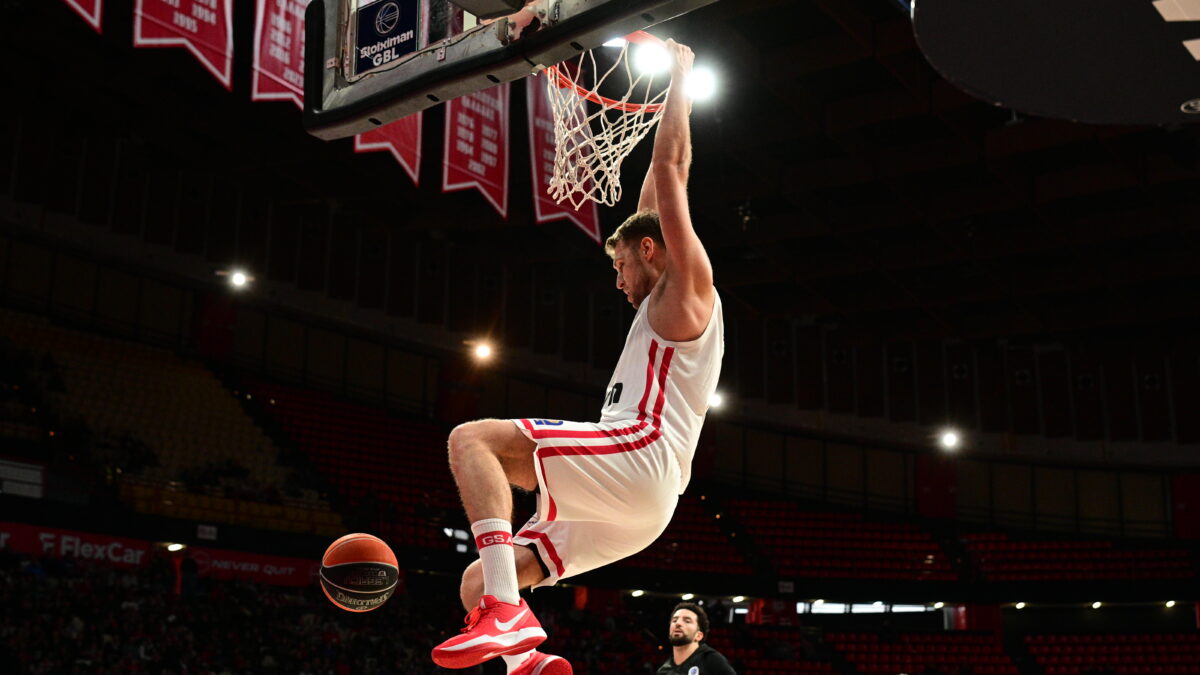 Ο Βεζένκοφ στο παιχνίδι με το Μαρούσι (KLODIAN LATO