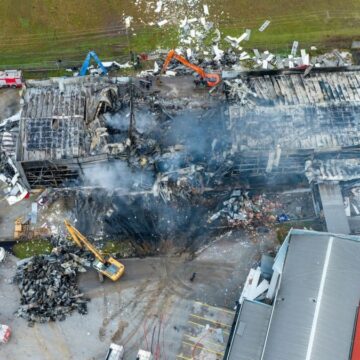 Εικόνα από drone πάνω από το κατεστραμμένο τμήμα του εργοστασίου ΜΟΤΙΟΝΤΕΑΜ