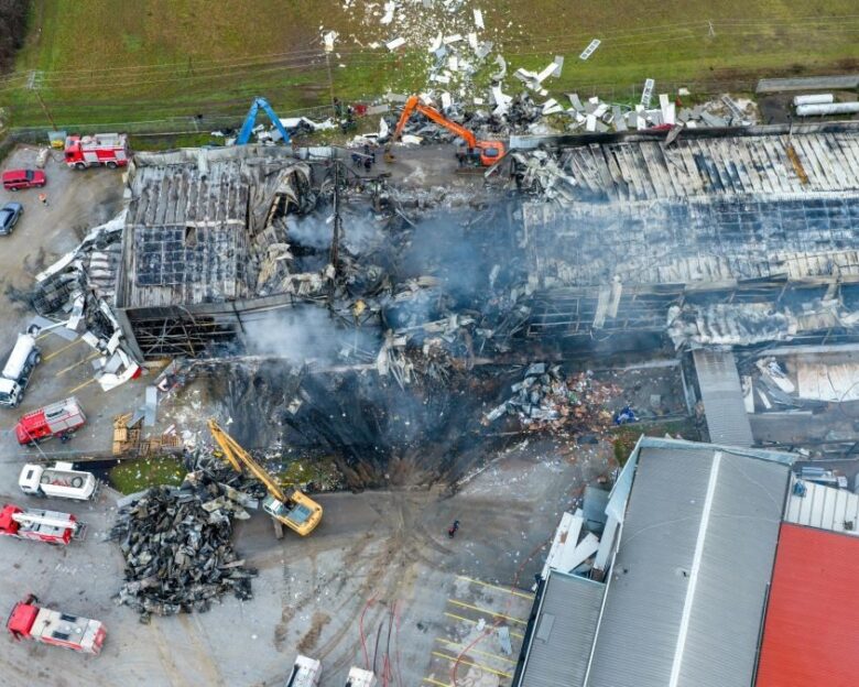 Εικόνα από drone πάνω από το κατεστραμμένο τμήμα του εργοστασίου ΜΟΤΙΟΝΤΕΑΜ