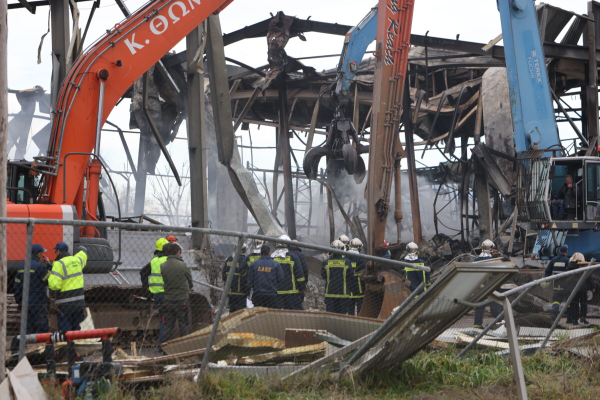 Η επόμενη ημέρα της πυρκαγιάς στην βιομηχανία μπισκότων "Βιολάντα"