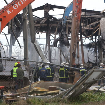 Η επόμενη ημέρα της πυρκαγιάς στην βιομηχανία μπισκότων "Βιολάντα"