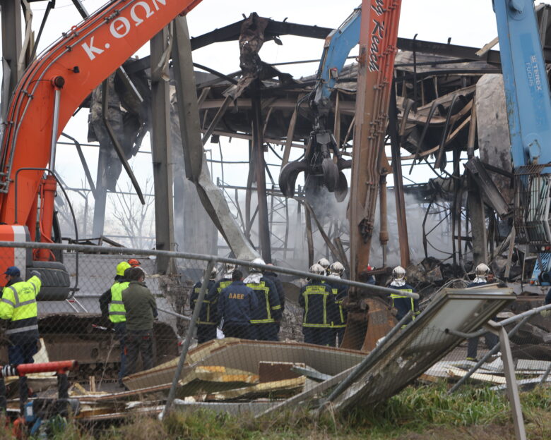 Η επόμενη ημέρα της πυρκαγιάς στην βιομηχανία μπισκότων "Βιολάντα"