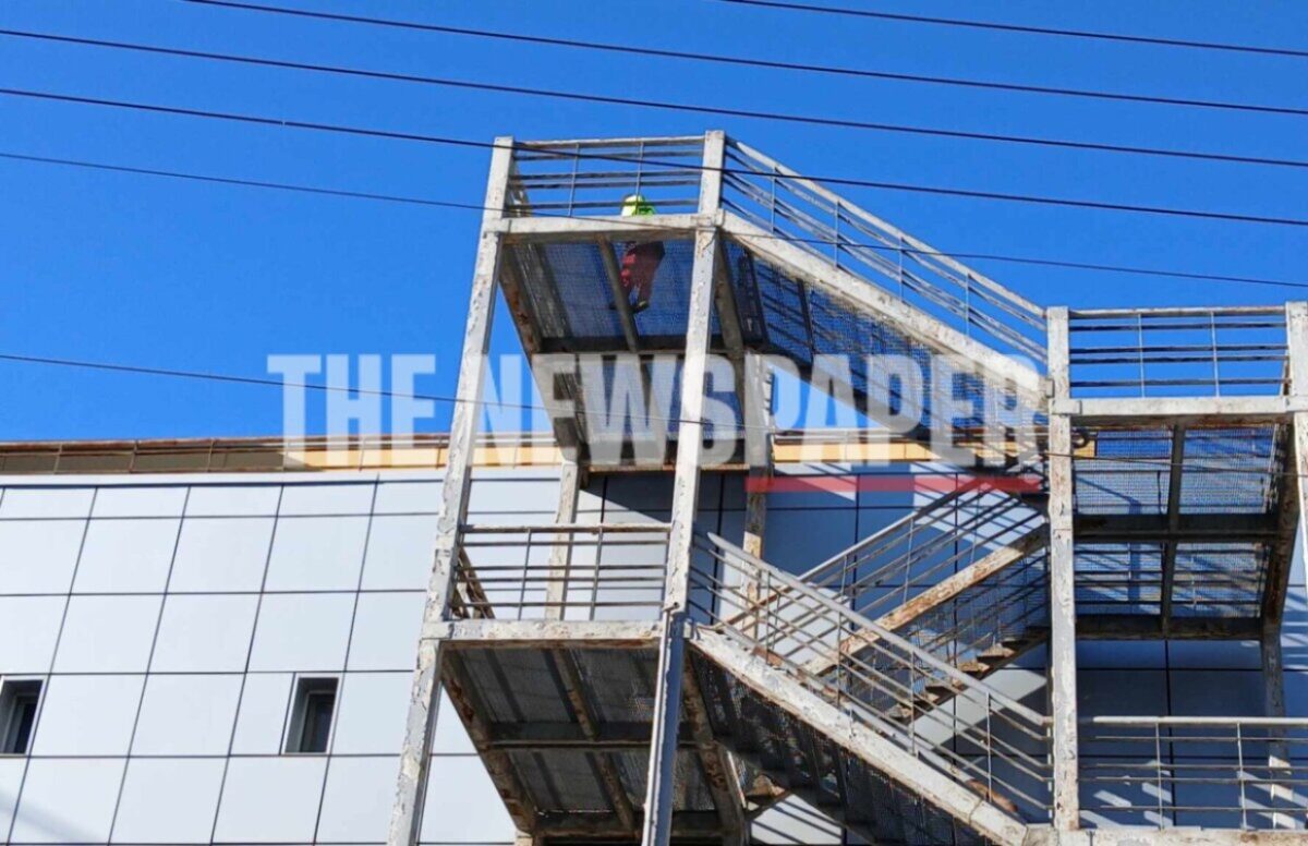 Άνδρας σε ταρατσα