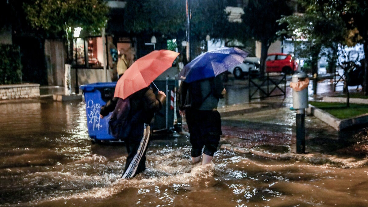 ΒΡΟΧΗ ΣΤHΝ ΑΘΗΝΑ