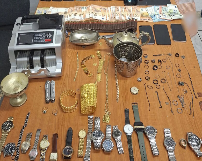 Σπείρα έλιωνε κλεμμένα κοσμήματα σε παράνομο χυτήριο μετάλλων στο Ζεφύρι