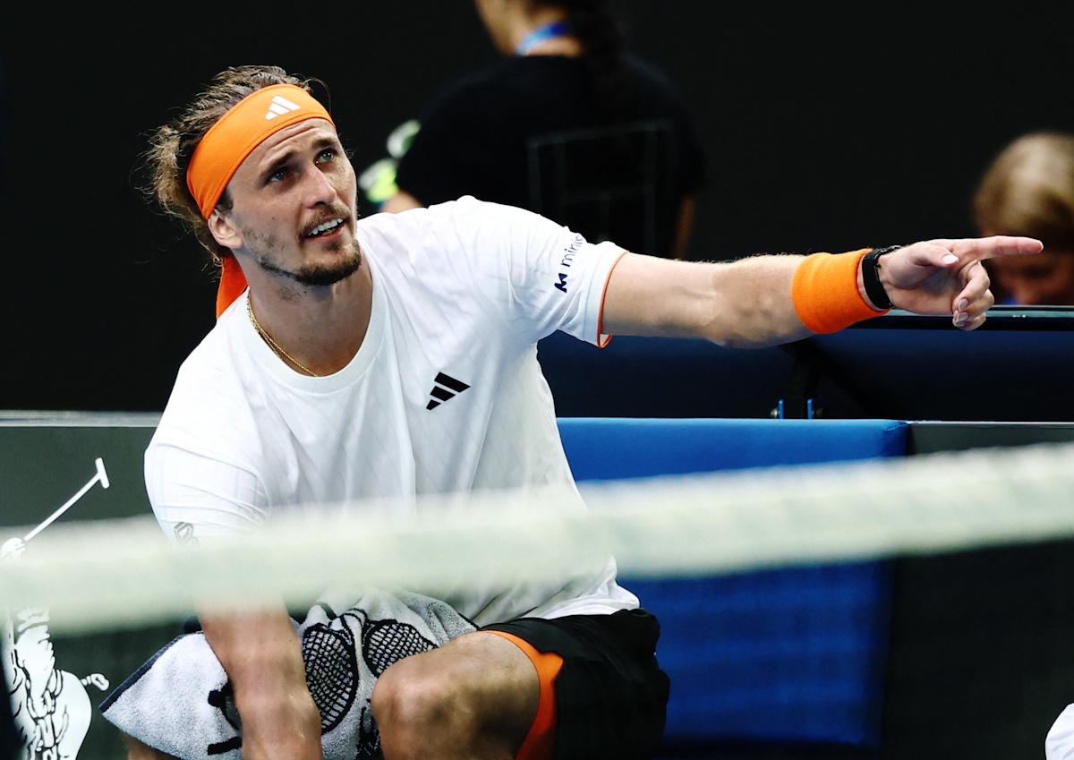 Ο Ζβέρεφ έγινε έξαλλος με Αλκαράθ και διαιτητή: «Δεν είναι τραυματίας» φώναζε στο ματς του Australian Open