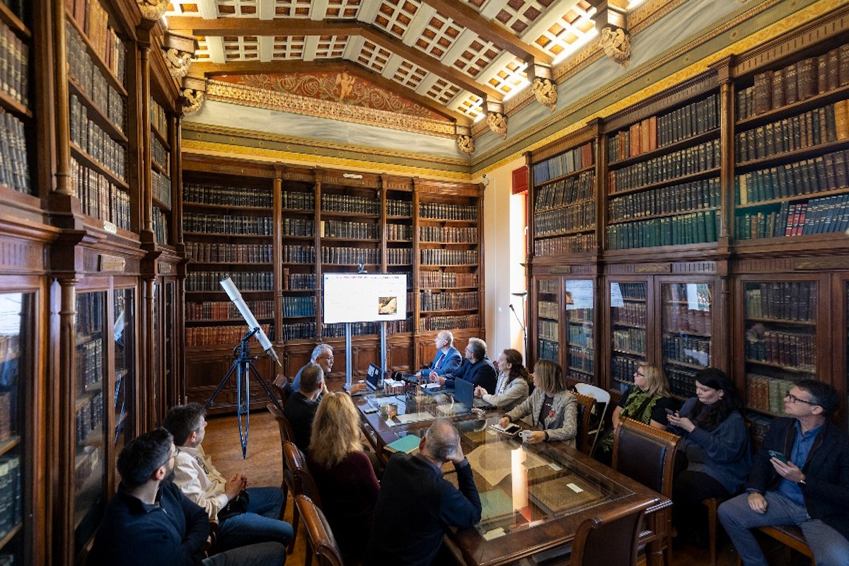 Η εναρκτήρια συνάντηση του έργου στις εγκαταστάσεις του Εθνικού Αστεροσκοπείου Αθηνών (ΕΑΑ), στην ιστορική Βιβλιοθήκη Σίνα, στον Λόφο Νυμφών, στο Θησείο