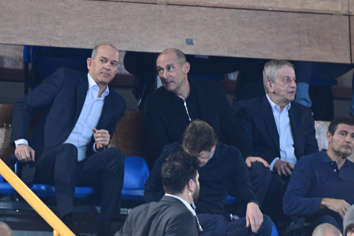 aderfoi-aggelopoyloi-eurokinissi