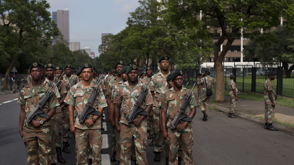 Στρατιώτες