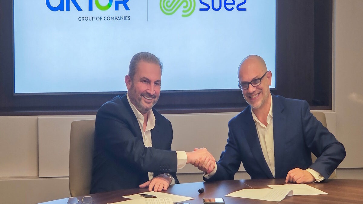 Ο Αλέξανδρος Εξάρχου, Πρόεδρος Δ.Σ. & Διευθύνων Σύμβουλος Aktor Όμιλος Εταιρειών και ο Bruno Hervet, CEO της Suez Europe