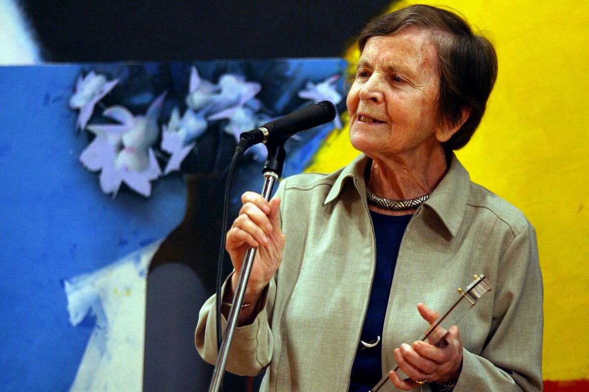 Ο ΥΠΟΥΡΓΟΣ ΠΟΛΙΤΙΣΜΟΥ ΓΙΩΡΓΟΣ ΒΟΥΛΓΑΡΑΚΗΣ ΒΡΑΒΕΥΣΕ ΤΗΝ ΕΛΕΝΗ ΓΛΥΚΑΤΖΗ ΑΡΒΕΛΕΡ ΓΙΑ ΤΗΝ ΠΡΟΣΦΟΡΑ ΤΗΣ ΣΤΗΝ ΟΙΚΟΥΜΕΝΙΚΗ ΠΡΟΒΟΛΗ ΤΟΥ ΕΛΛΗΝΙΚΟΥ ΠΟΛΙΤΙΣΜΟΥ (ΤΑΤΙΑΝΑ ΜΠΟΛΑΡΗ/EUROKINISSI)