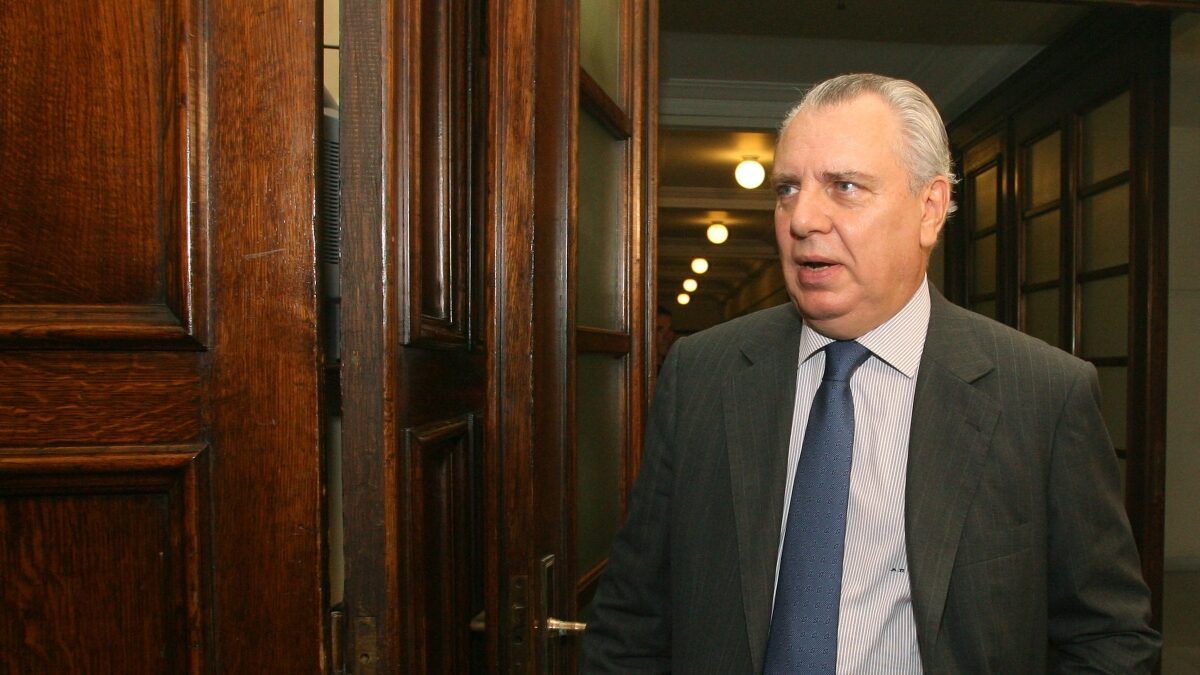 Ο Υπουργός Δικαιοσύνης Αναστάσης Παπαληγούρας μπαίνει στην αίθουσα του Υπουργικού Συμβουλίου,λίγο πρίν την έναρξη της συνεδρίασης,Πέμπτη 2 Οκτωβρίου 2008