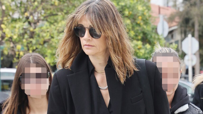 Άννα Μαρία Παπαχαραλάμπους