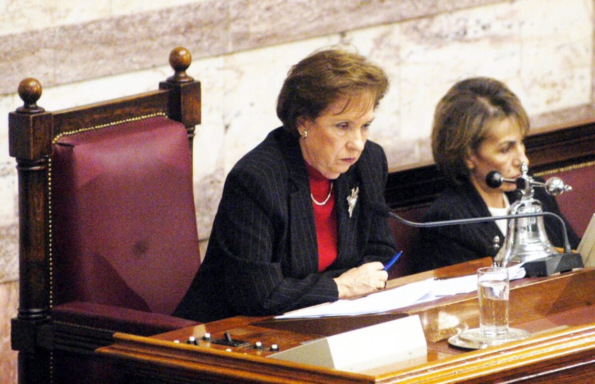 ΣΤΙΓΜΙΟΤΥΠΟ ΑΠΟ ΤΗΝ 3η ΗΜΕΡΑ ΤΗΣ ΣΥΖΗΤΗΣΗΣ ΣΤΗΝ ΒΟΥΛΗ ΕΠΙ ΤΩΝ ΠΡΟΓΡΑΜΜΑΤΙΚΩΝ ΔΗΛΩΣΕΩΝ ΤΗΣ ΚΥΒΕΡΝΗΣΗΣ. ΣΤΗ ΦΩΤΟΓΡΑΦΙΑ Η ΑΝΝΑ ΨΑΡΟΥΔΑ ΜΠΕΝΑΚΗ