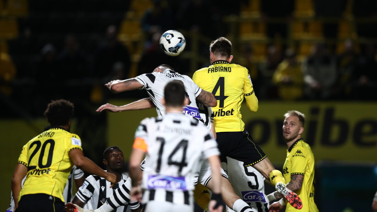 Μονομαχία ποδοσφαιριστών του Άρη και του ΠΑΟΚ