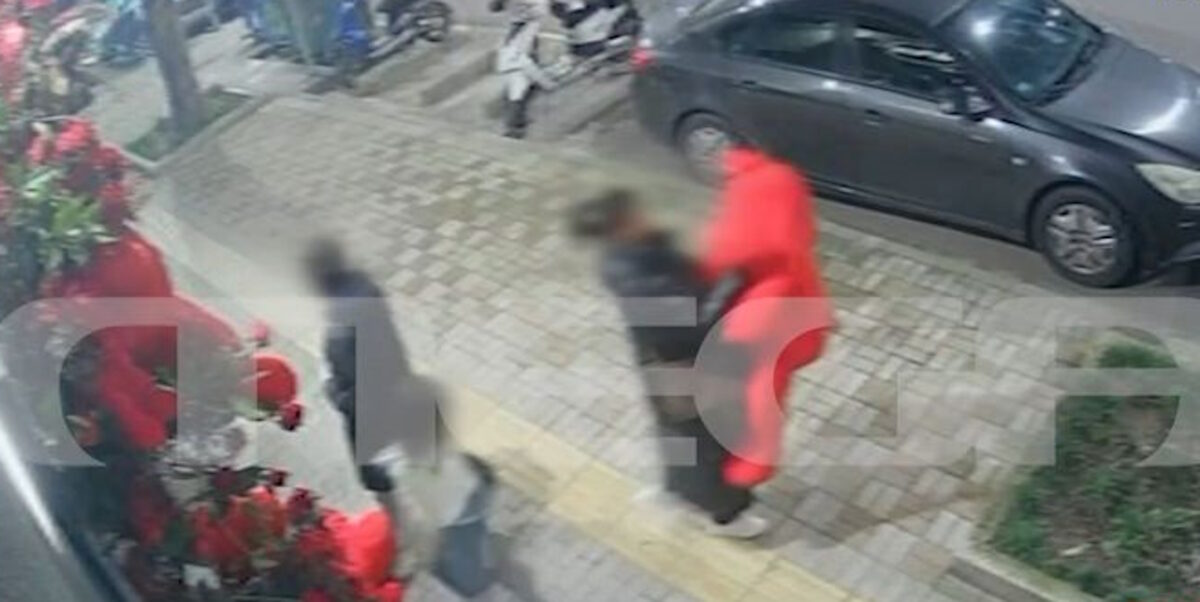 Έκλεψαν λούτρινα αρκουδάκια από ανθοπωλείο στη Θεσσαλονίκη για τη γιορτή του Αγίου Βαλεντίνου