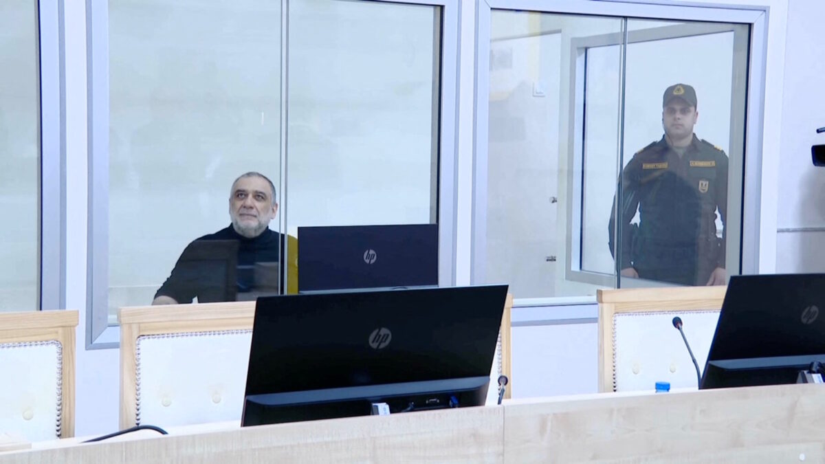 Ο Ρούμπεν Βαρντανιάν σε στρατοδικείο του Αζερμπαϊτζάν