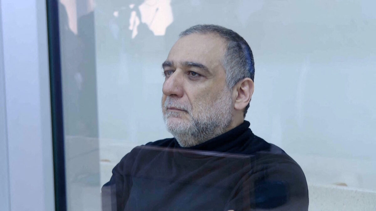 Ο Ρούμπεν Βαρντανιάν σε στρατοδικείο του Αζερμπαϊτζάν