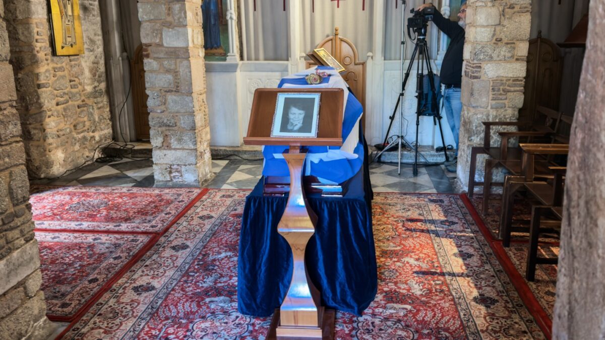 Στη Μητρόπολη Αθηνών η σορός της Ελένης Γλύκατζη-Αρβελέρ