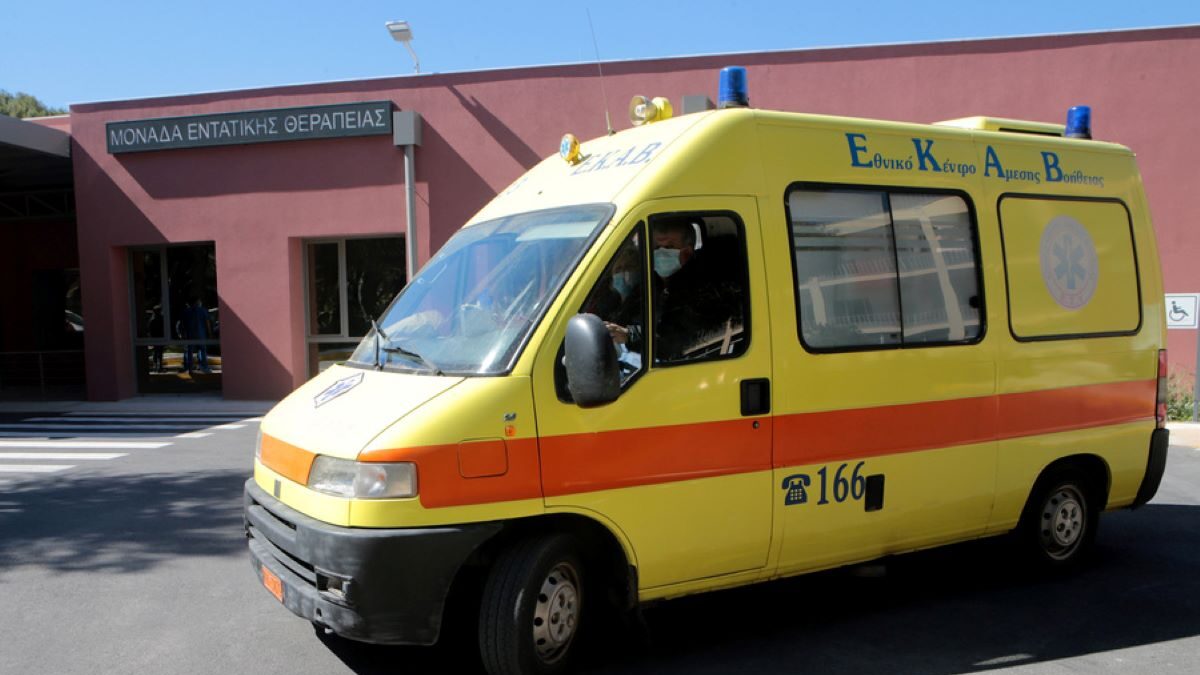 Ασθενοφόρο στο νοσοκομείο «Σωτηρία»