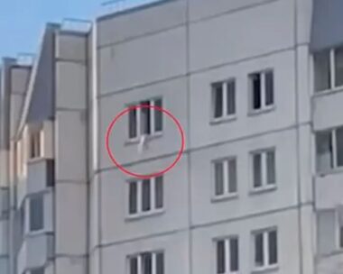 Βρέφος πέφτει από ύψος 33 μέτρων στην Αγία Πετρούπολη