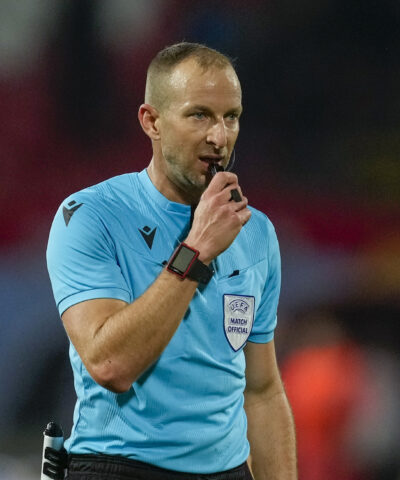 Ο διαιτητής, Τάμας Μπόγκναρ