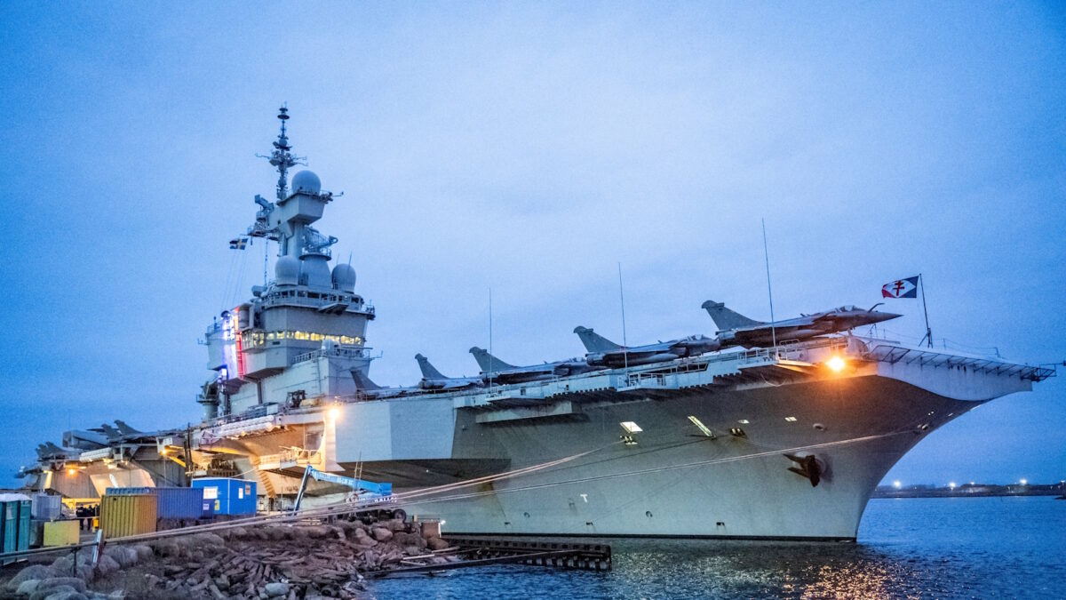 Το γαλλικό αεροπλανοφόρο Charles de Gaulle