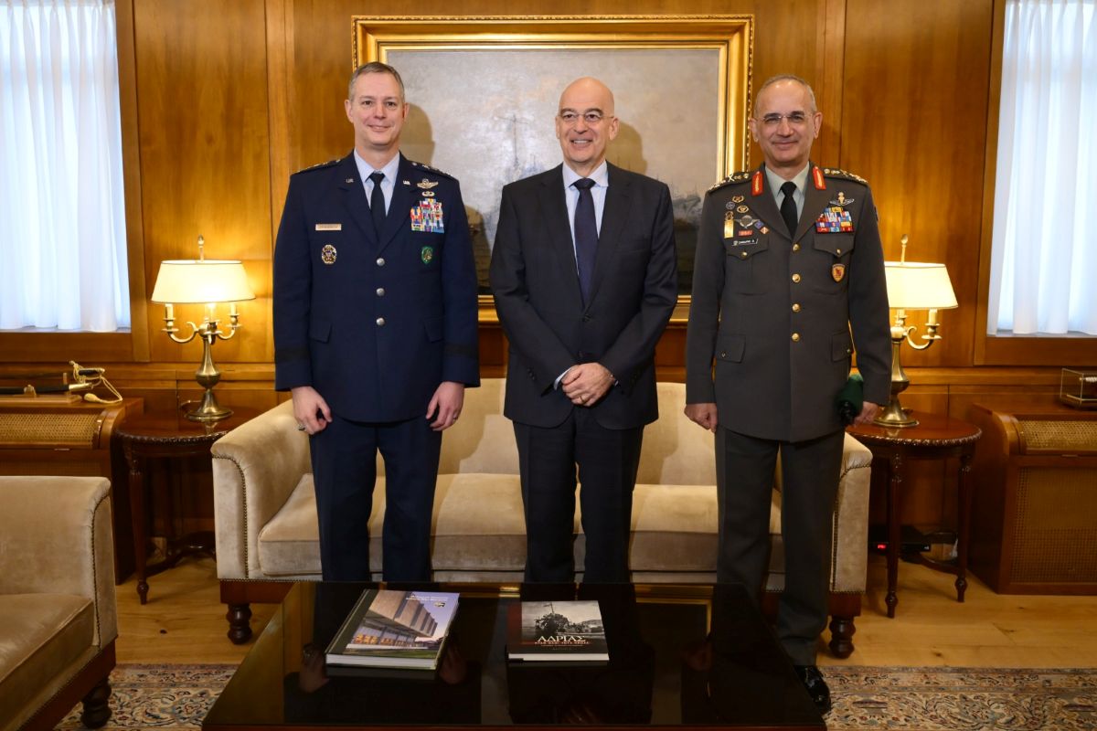 Νίκος Δένδιας, Αλέξους Γκρέγκορι Γκρίνκουι και Δημήτριος Χούπης