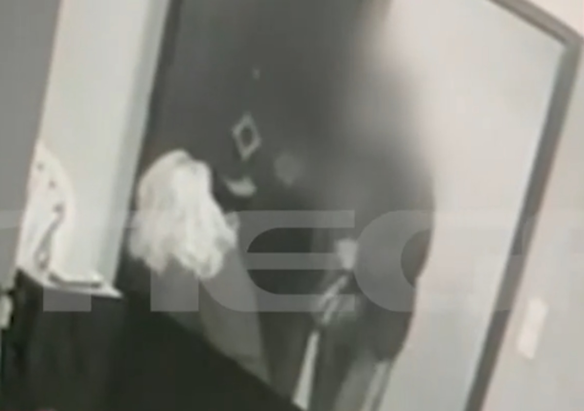 Βίντεο – ντοκουμέντο: Η στιγμή που ο 64χρονος προσπαθεί να κακοποιήσει σεξουαλικά την 25χρονη ΑμεΑ στην Κυψέλη