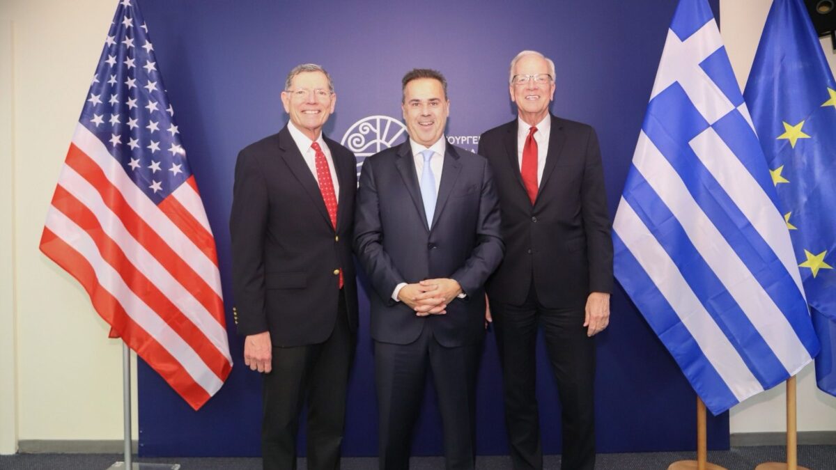 Ο υπουργός Περιβάλλοντος & Ενέργειας με τους εκπροσώπους του αμερικανικού Κογκρέσου