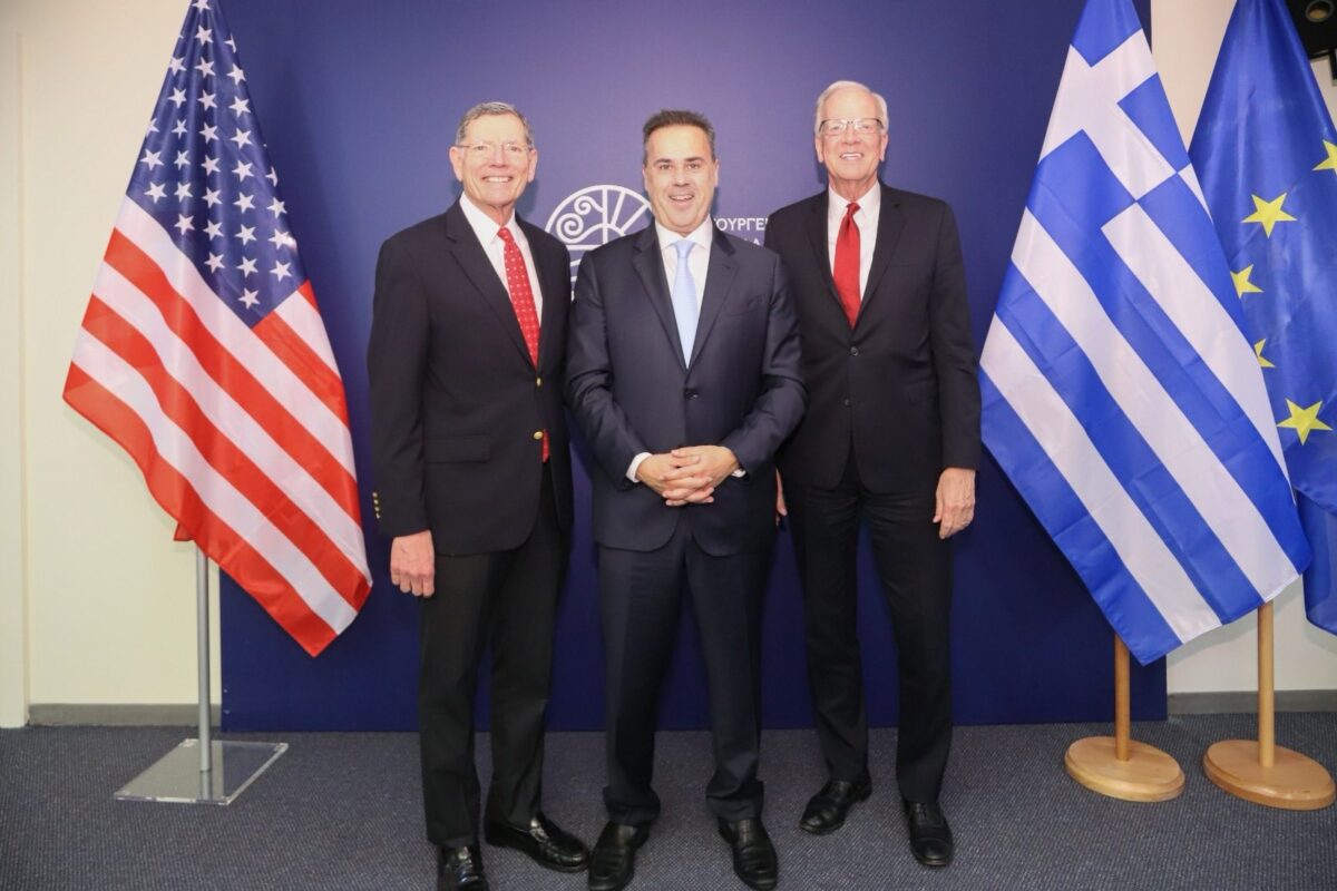 Ο υπουργός Περιβάλλοντος & Ενέργειας με τους εκπροσώπους του αμερικανικού Κογκρέσου