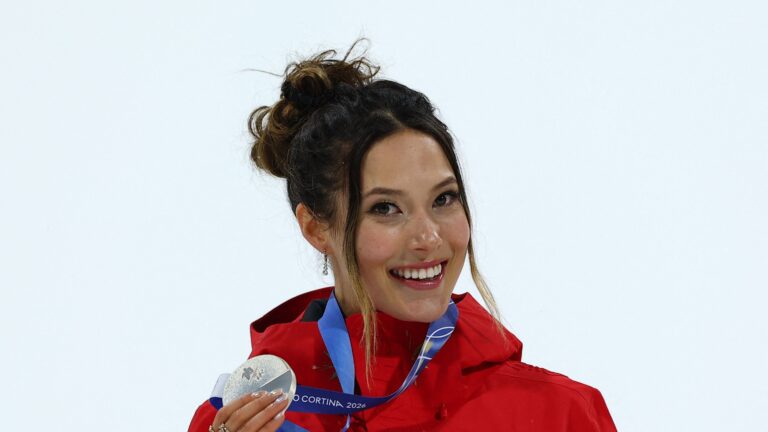 Η σταρ του σκι Eileen Gu