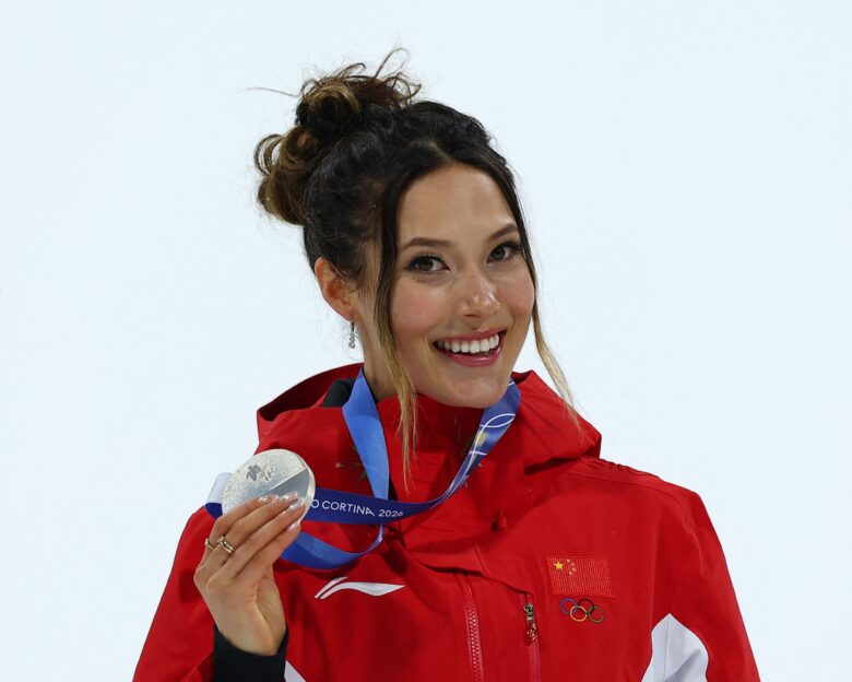 Η σταρ του σκι Eileen Gu