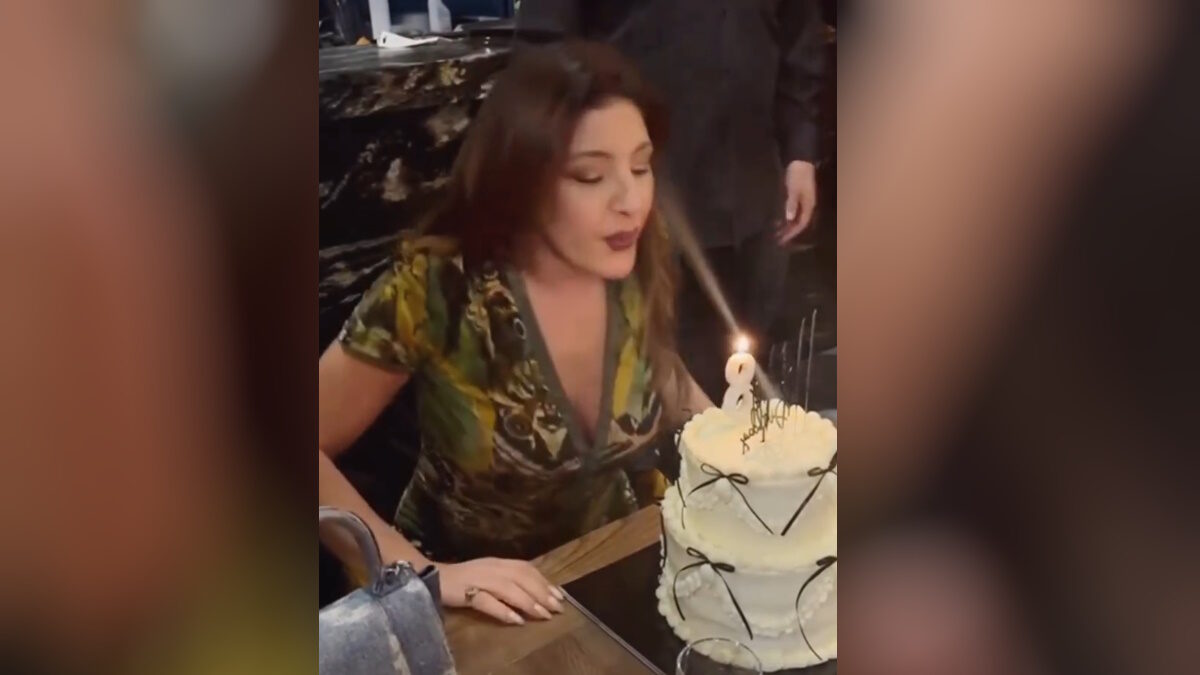 Έλενα Παπαρίζου