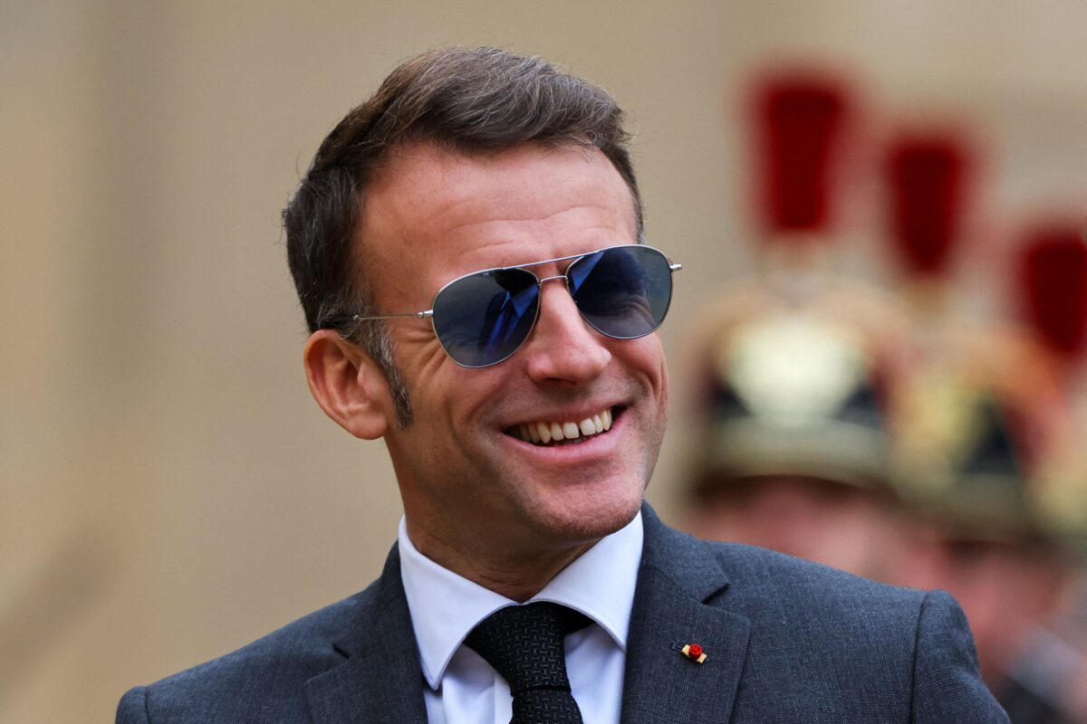 Pacific S 01 Double Gold, είναι τα γυαλιά του Μακρόν, αξίας 659 ευρώ