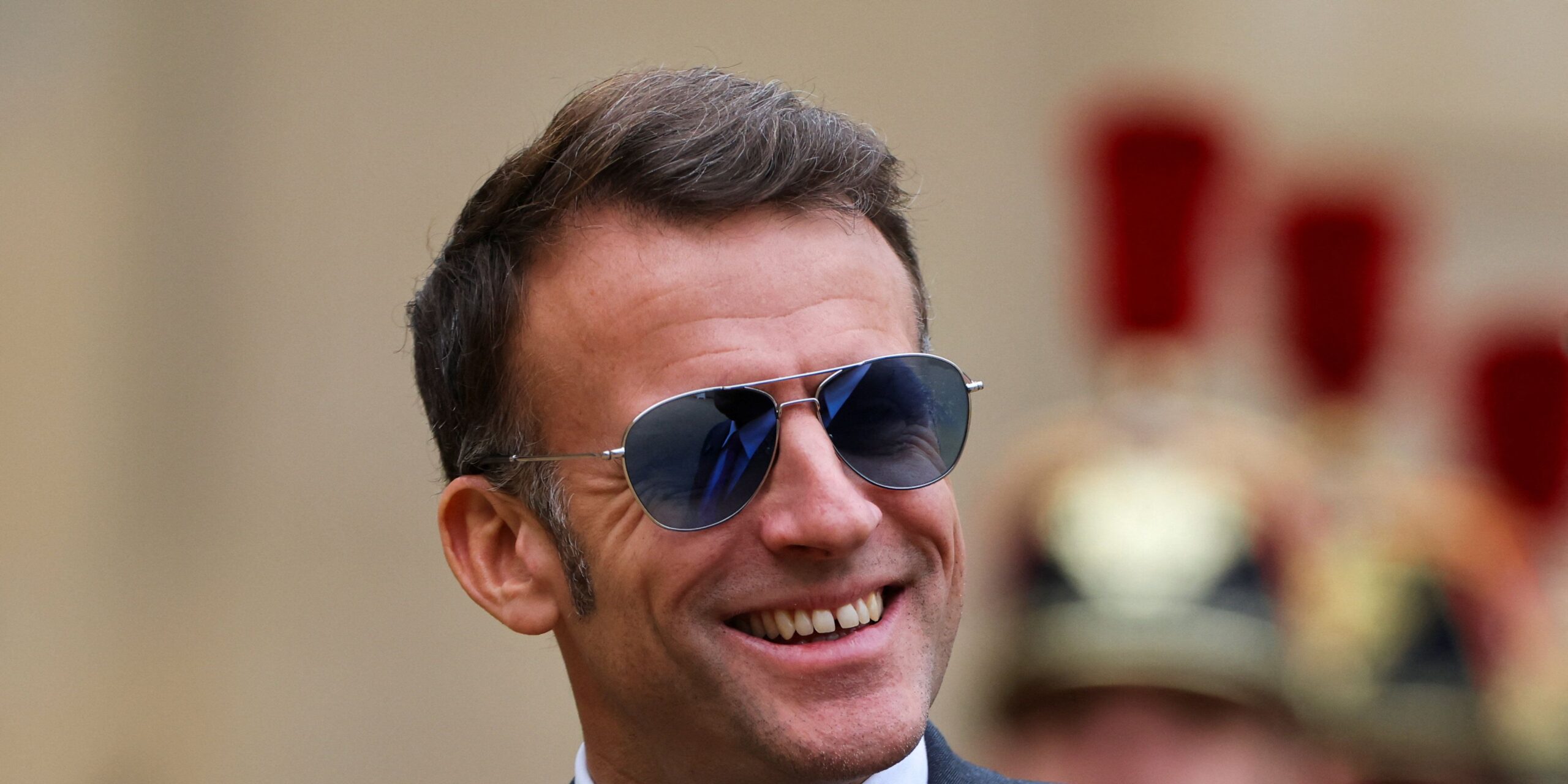 Pacific S 01 Double Gold, είναι τα γυαλιά του Μακρόν, αξίας 659 ευρώ