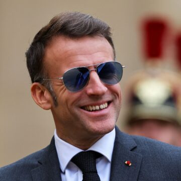 Pacific S 01 Double Gold, είναι τα γυαλιά του Μακρόν, αξίας 659 ευρώ