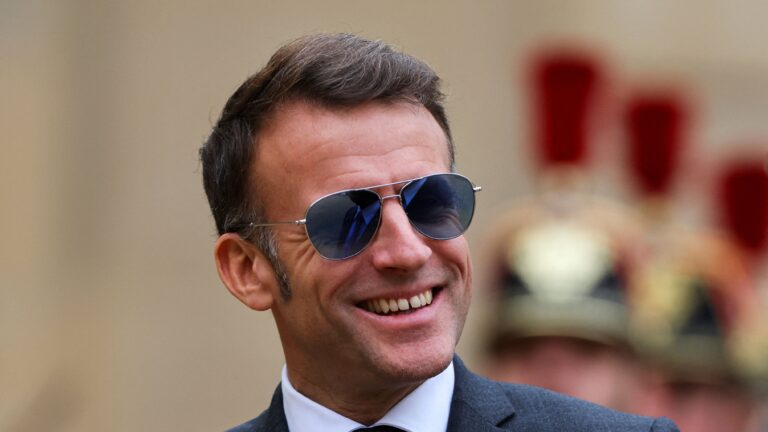 Pacific S 01 Double Gold, είναι τα γυαλιά του Μακρόν, αξίας 659 ευρώ