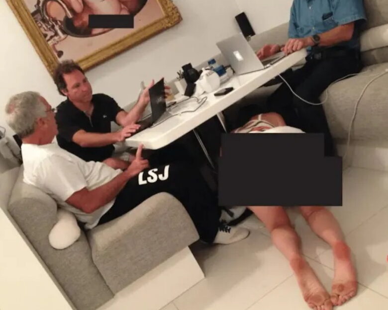 Νέα φωτογραφία ντροπής με τον Τζέφρι Επστάιν