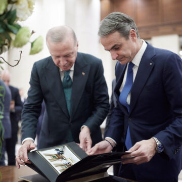 Ο Κυριάκος Μητσοτάκης και ο Ρετζέπ Ταγίπ Ερντογάν