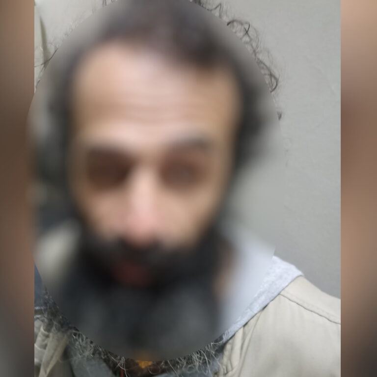 Εξάρχεια: Χειροπέδες σε 45χρονο Ιρανό που έστηνε καρτέρι σε γυναίκες και  αυνανιζόταν - Τον ακινητοποίησαν κάτοικοι