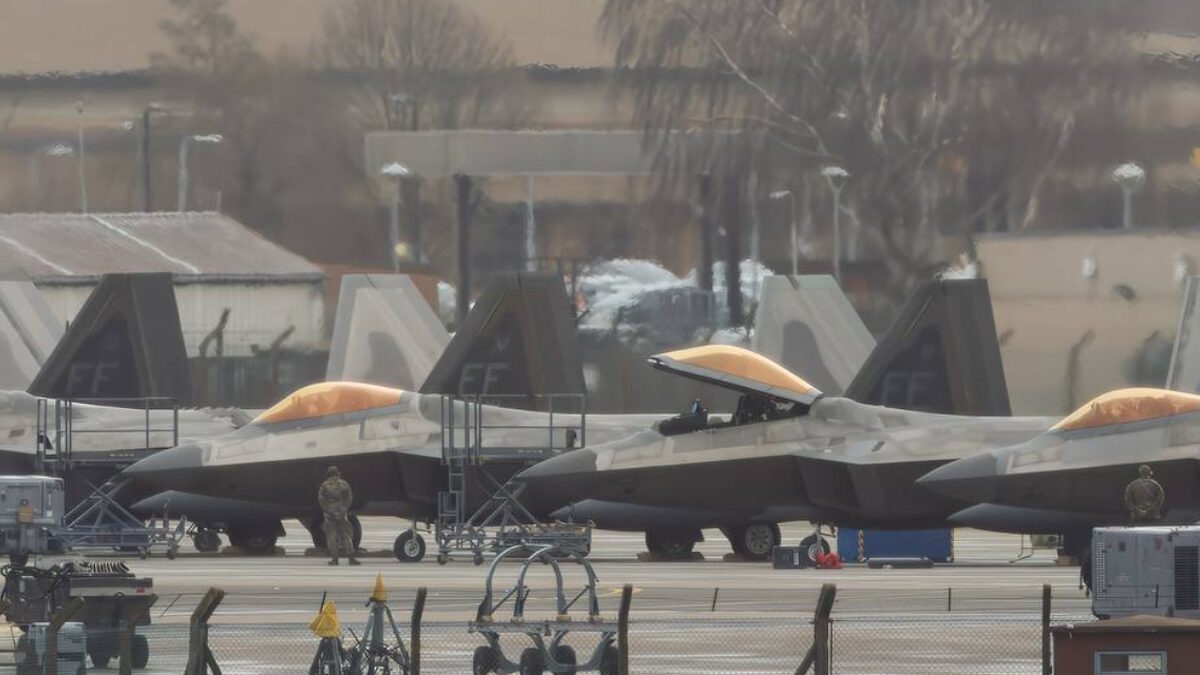 Μεγάλη αεροπορική κινητοποίηση των ΗΠΑ σε Βρετανία αλλά και Σούδα με το βλέμμα στο Ιράν