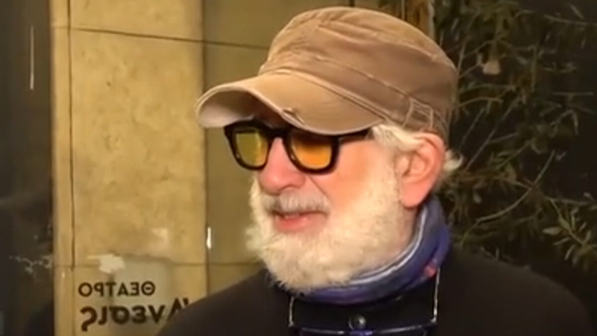 Ο Πέτρος Φιλιππίδης κατά τη διάρκεια της δήλωσης που έκανε