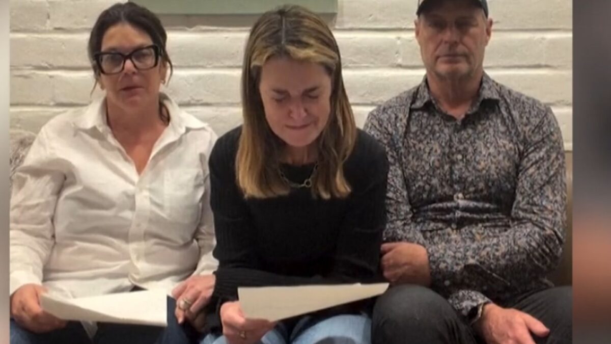 Με δάκρυα στα μάτια η Σαβάνα Γκάθρι εκλιπαρεί για την επιστροφή της μητέρας της